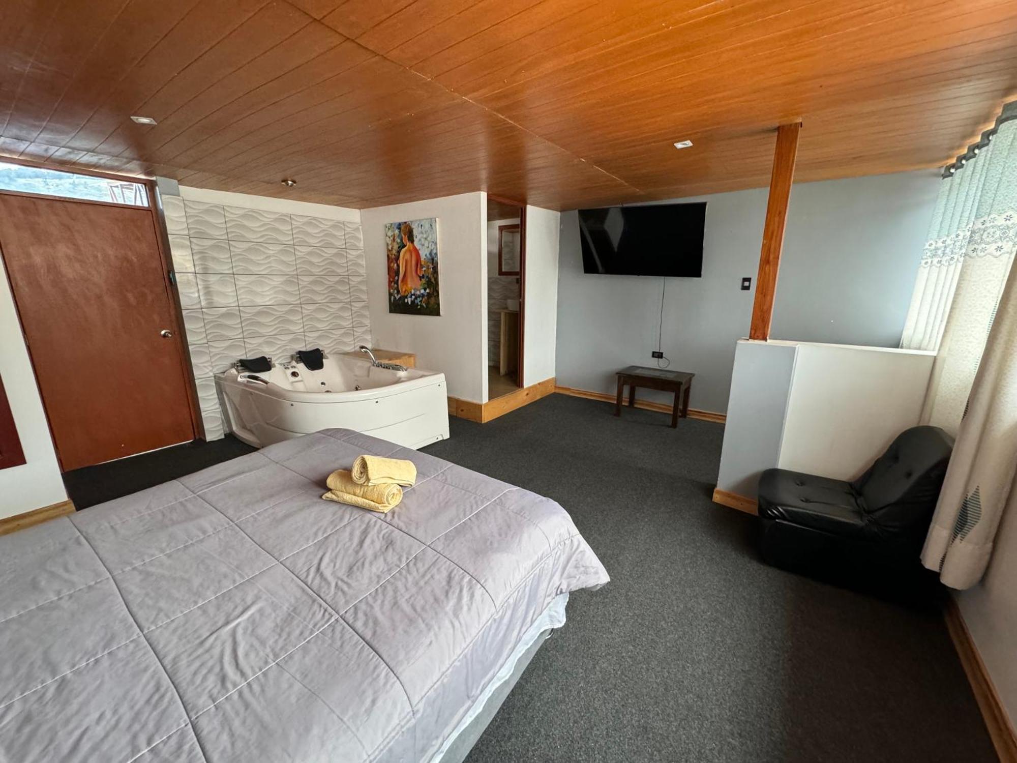 Hotel Alpamayo Guest House Huaraz  Exteriör bild